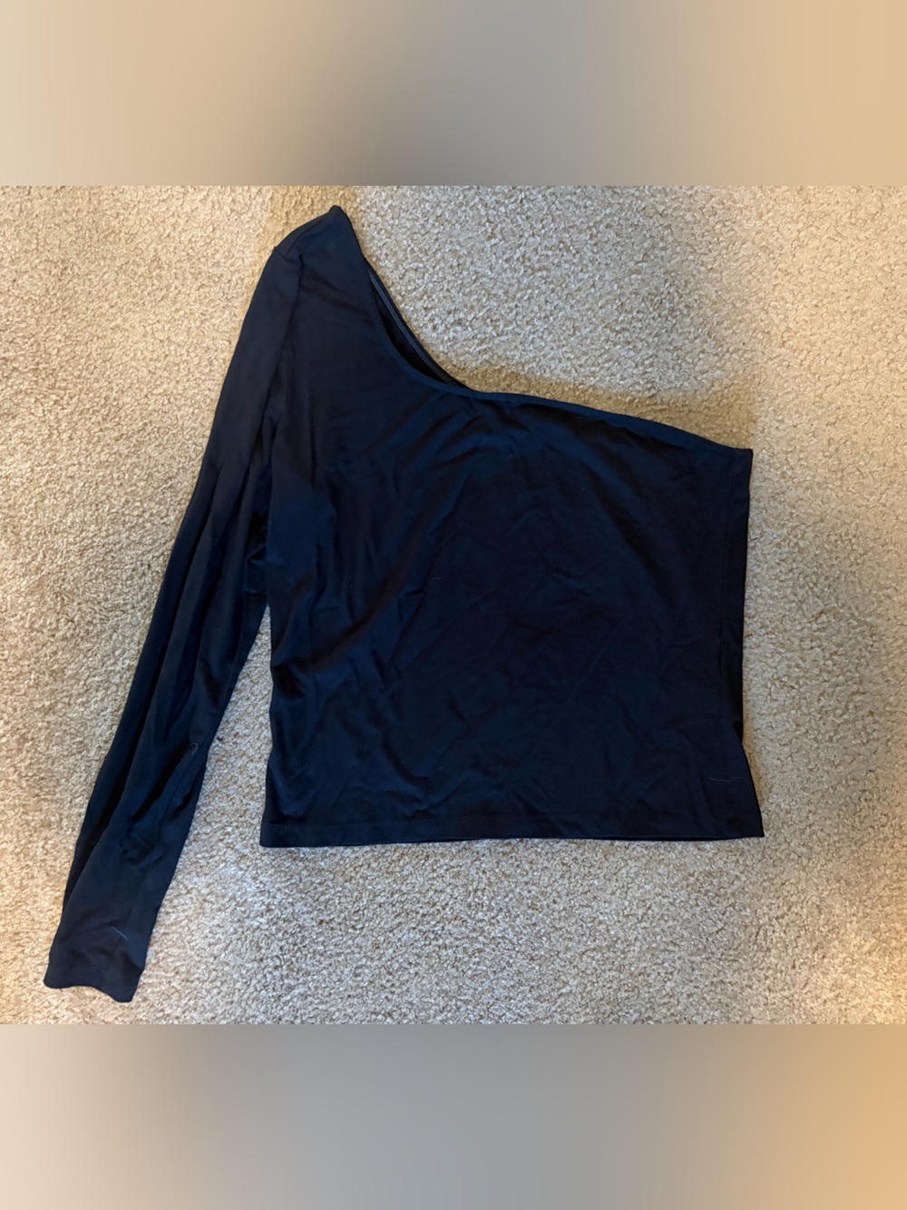 Divided One Shoulder Long Sleeve